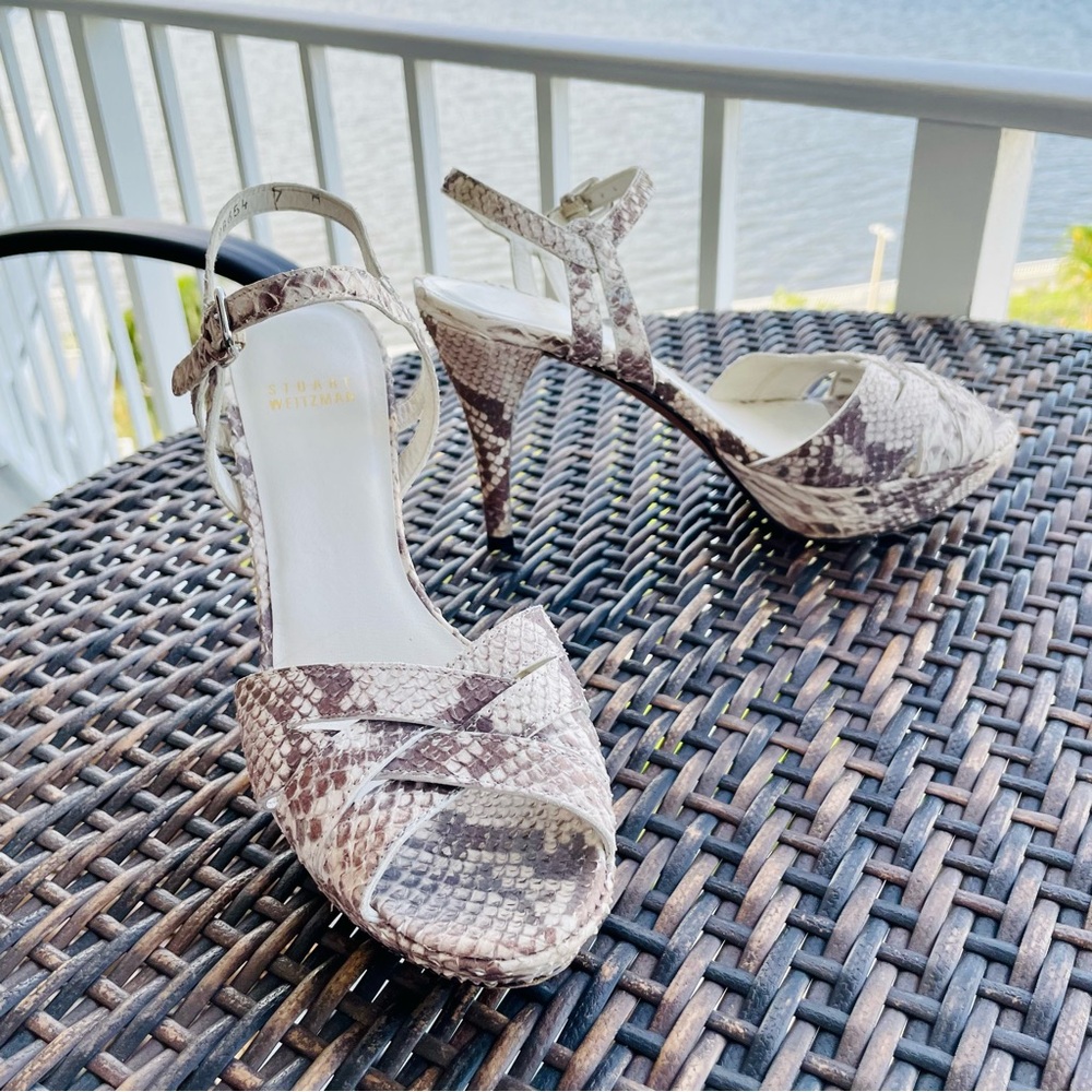 Sexy Platform Stuart Weitzman Snakeskin Heels in Taupe and Cream -